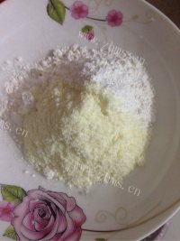 奶香小蛋糕做法图解1)