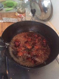 回味无穷的红烧肉做法图解4)