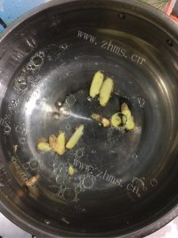 好吃的清蒸大闸蟹做法图解4)