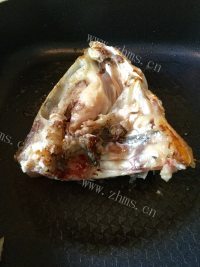 美味炖鱼头汤做法图解5)