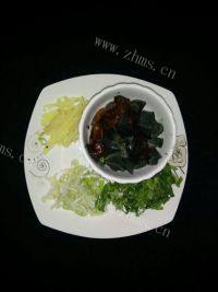 自制皮蛋瘦肉粥做法图解2)