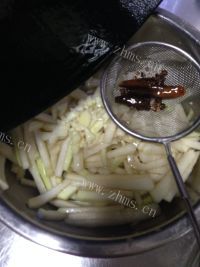 美味的炝拌丕蓝做法图解7)