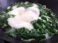 美味的蔬菜热汤面做法图解11)