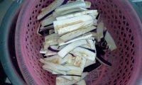 家常肉末烧茄子做法图解4)