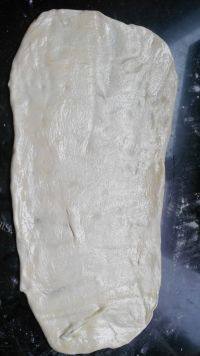 自制发面葱花饼做法图解8)