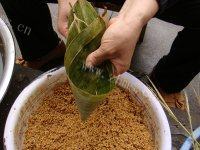 好吃的的咸肉粽子做法图解5)