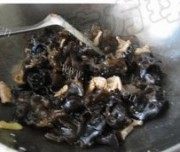 家常菜葱烧木耳炒肉