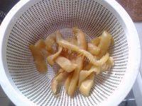 家常菜萝卜干炒毛豆做法图解1)