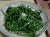 口感丰厚的蒜炒空心菜