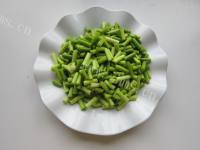 唇齿留香的凉拌蒜薹做法图解2)
