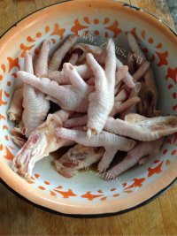 美味的香辣鸡爪做法图解1)