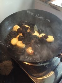 自制日本豆腐炒黑木耳做法图解5)
