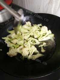 香气浓郁的清炒花菜做法图解5)