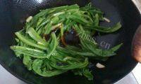 好吃清炒油麦菜做法图解5)