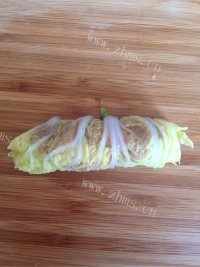 诱人的白菜肉卷做法图解11)
