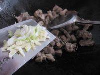 常吃不腻的牛肉炖土豆的做法图解五