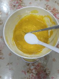 自制蛋黄小酥饼做法图解5)