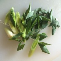 美味营养的青蒜回锅肉做法图解2)