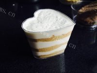 火龙果木糠杯做法图解5)