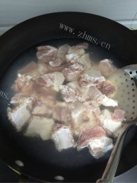 美味的红烧芝香排骨做法图解1)