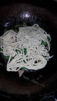 自制豆角焖面做法图解13)
