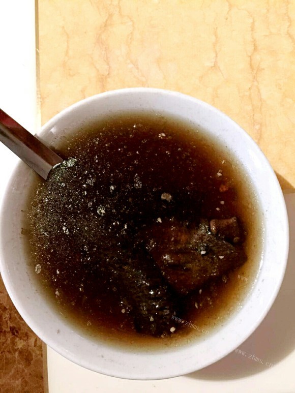 炖乌鸡汤
