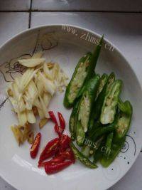 家常菜韭菜炒豆皮做法图解3)