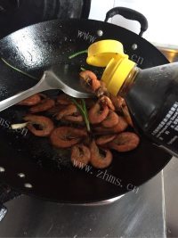 美味的改良版油爆虾做法图解6)