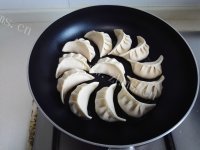 诱人的冰花煎饺做法图解3)