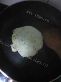 色泽鲜亮的葱油饼