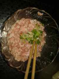 美味的白菜肉包做法图解5)