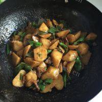 家常菜红烧土豆