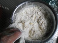 美味的老北京焦圈做法图解4)
