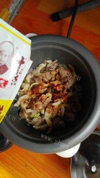家常菜蘑菇炒肉做法图解4)