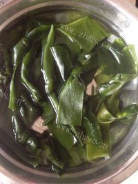 好吃的干粉海带汤做法图解1)