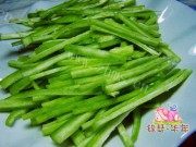 美味的五彩蛇豆做法图解2)