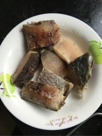 简单的蒸咸鱼做法图解1)