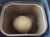 自制小面包做法图解4)