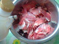 家常菜煎牛肉做法图解5)