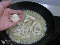 常吃不腻的白菜豆腐汤做法图解6)