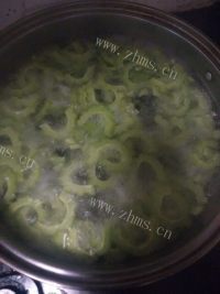 滋补的苦瓜炒蛋做法图解4)