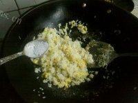 味道不错的蛋炒饭做法图解9)