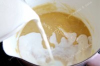 美味的咖喱鸡肉乳酪焗饭做法图解5)