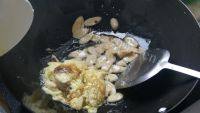 香气逼人的火腿蛋炒饭做法图解13)