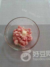 家常菜肉末酸豆角做法图解2)