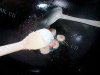 美味的菠萝虾球做法图解7)
