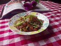 色泽不错的芹菜炒腊肉