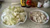 美味的五花肉大白菜炖豆腐做法图解2)
