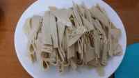 独特的凉拌豆腐皮做法图解1)