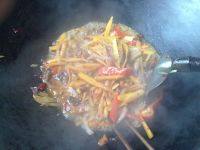 家常菜胡萝卜炒牛肉